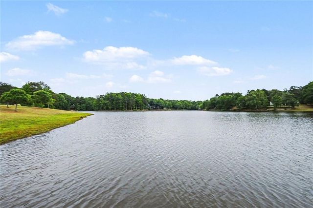 2737 Duncans View Trace NE, Buford, GA 30519