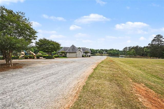 2737 Duncans View Trace NE, Buford, GA 30519