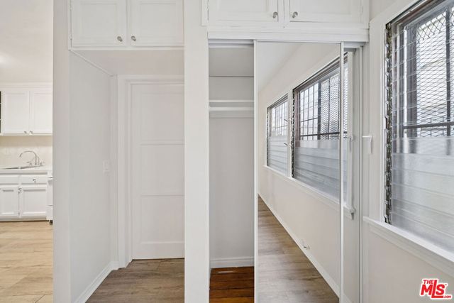 612 S Dunsmuir Avenue 5, Los Angeles, CA 90036