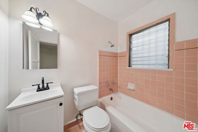 612 S Dunsmuir Avenue 5, Los Angeles, CA 90036