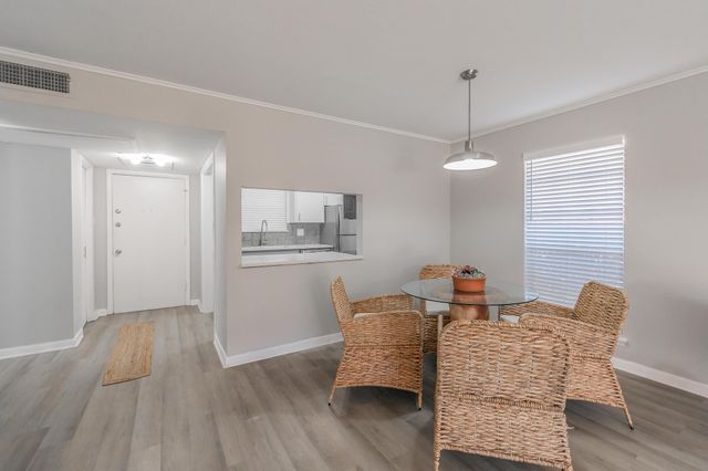 4901 Bryce Avenue A, Fort Worth, TX 76107