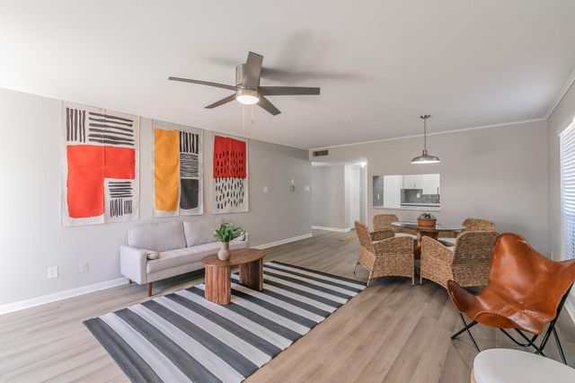 4901 Bryce Avenue A, Fort Worth, TX 76107
