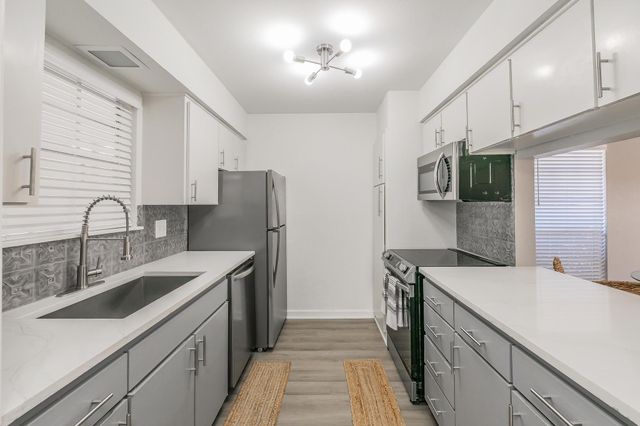 4901 Bryce Avenue A, Fort Worth, TX 76107