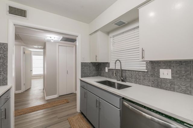 4901 Bryce Avenue A, Fort Worth, TX 76107