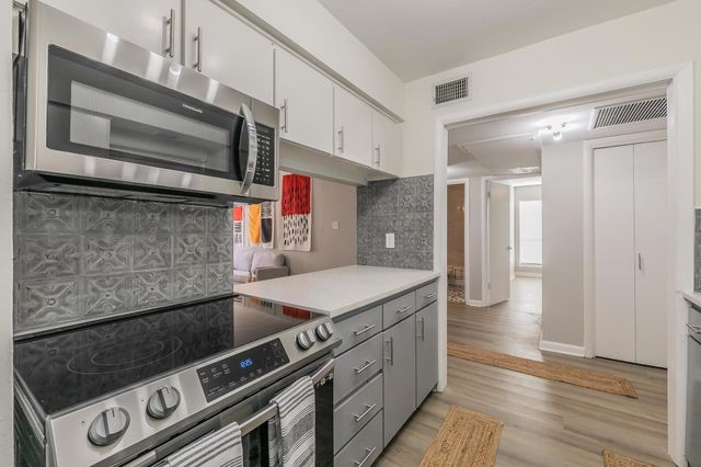 4901 Bryce Avenue A, Fort Worth, TX 76107