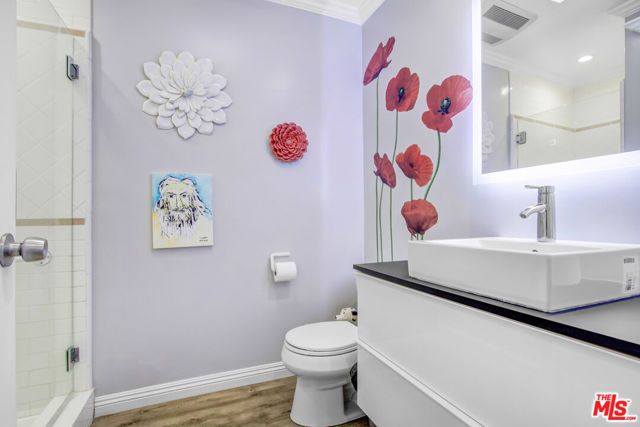 831 S Gretna Green Way 302, Los Angeles, CA 90049