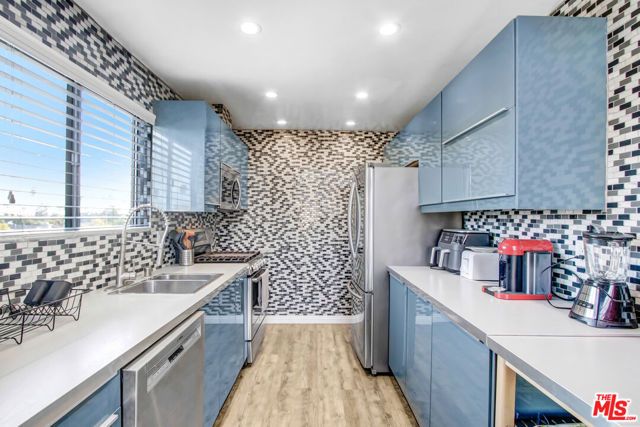 831 S Gretna Green Way 302, Los Angeles, CA 90049