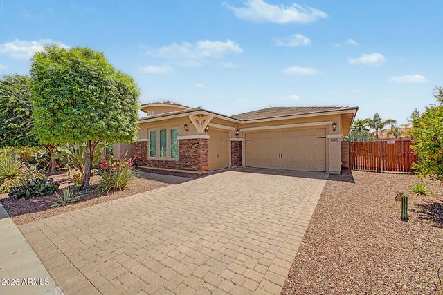 18471 W PARADISE Lane, Surprise, AZ 85388