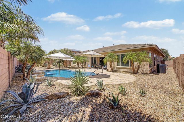 18471 W PARADISE Lane, Surprise, AZ 85388