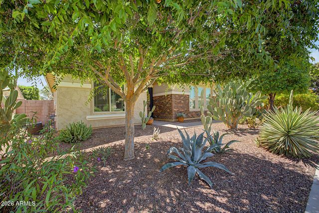 18471 W PARADISE Lane, Surprise, AZ 85388