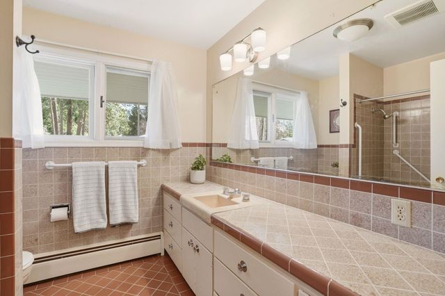 4708 S HELENA St, Spokane, WA 99223