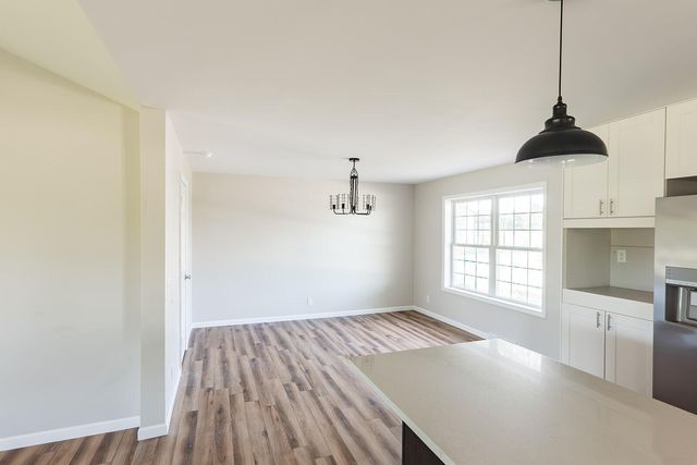 36 Round Prairie Road, Louisburg, MO 65685