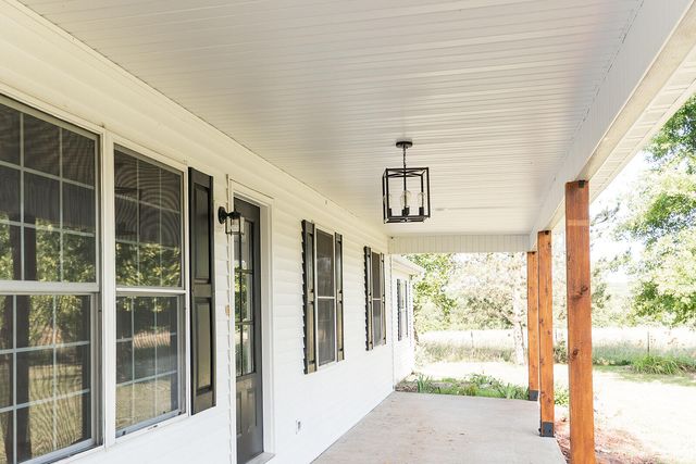 36 Round Prairie Road, Louisburg, MO 65685