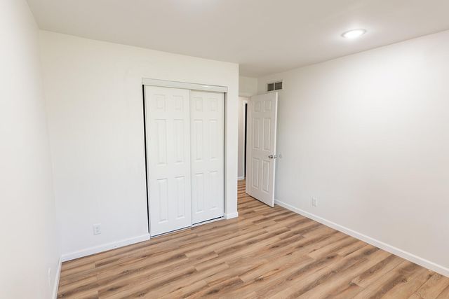 36 Round Prairie Road, Louisburg, MO 65685