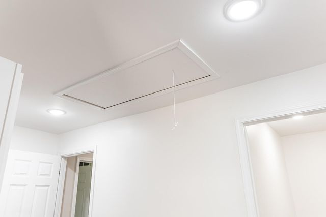 36 Round Prairie Road, Louisburg, MO 65685