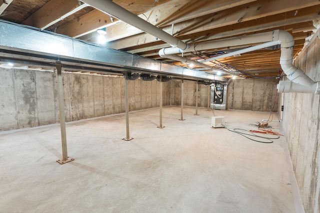 36 Round Prairie Road, Louisburg, MO 65685