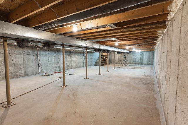 36 Round Prairie Road, Louisburg, MO 65685