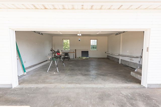 36 Round Prairie Road, Louisburg, MO 65685