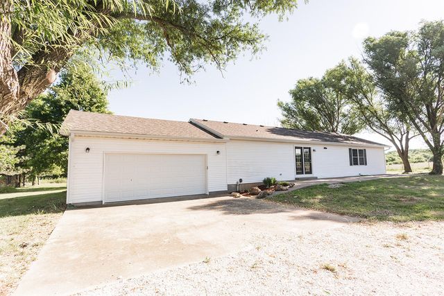 36 Round Prairie Road, Louisburg, MO 65685