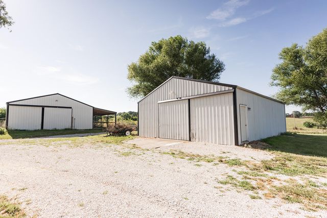 36 Round Prairie Road, Louisburg, MO 65685