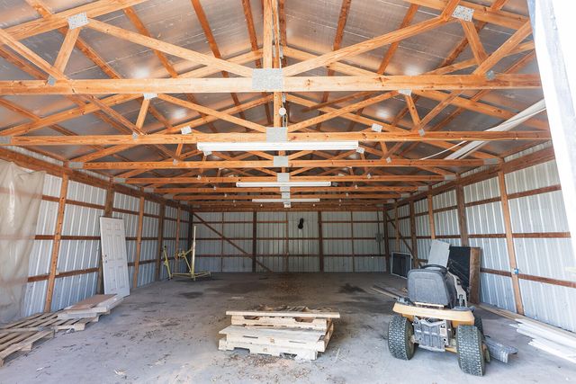 36 Round Prairie Road, Louisburg, MO 65685