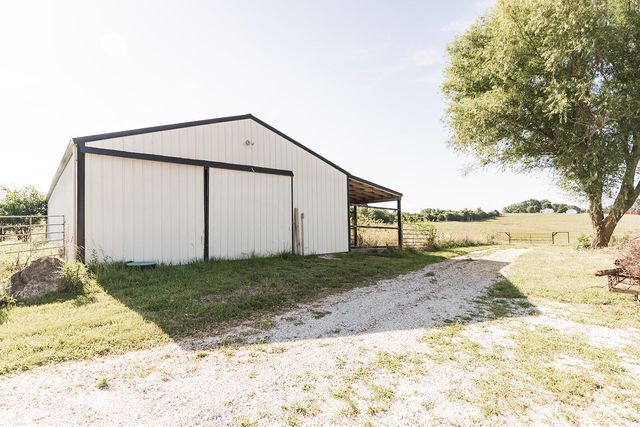 36 Round Prairie Road, Louisburg, MO 65685