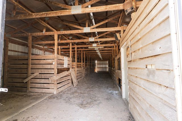 36 Round Prairie Road, Louisburg, MO 65685