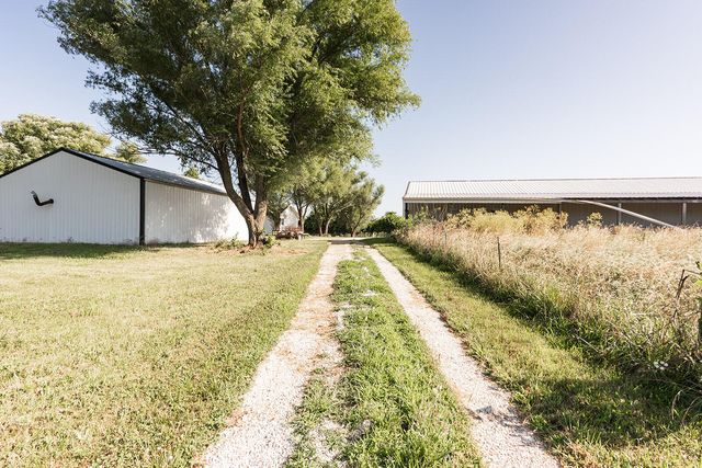 36 Round Prairie Road, Louisburg, MO 65685