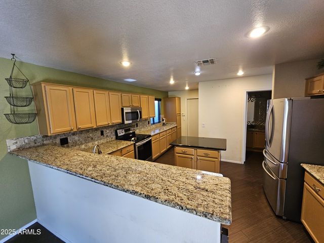 393 W Colt Road, Tempe, AZ 85284