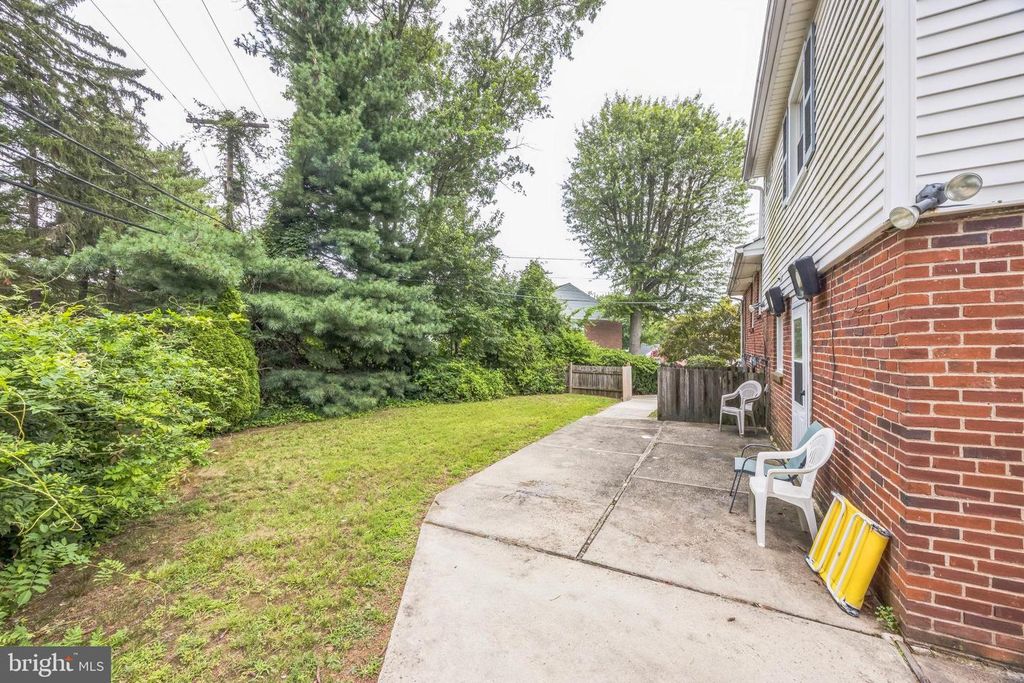 611 W WOODLAND AVE, Springfield, PA 19064
