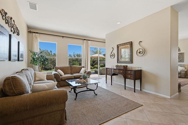 363 Melbourne Glen, Escondido, CA 92026