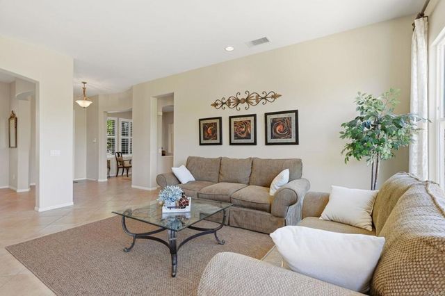 363 Melbourne Glen, Escondido, CA 92026