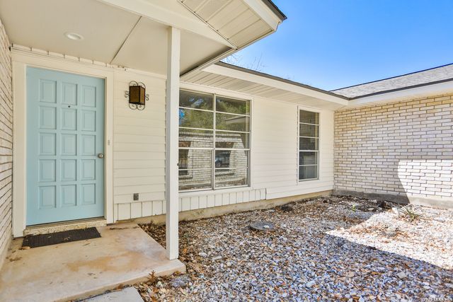 131 CREEKSIDE DR, Boerne, TX 78006