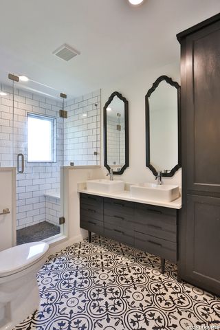 131 CREEKSIDE DR, Boerne, TX 78006