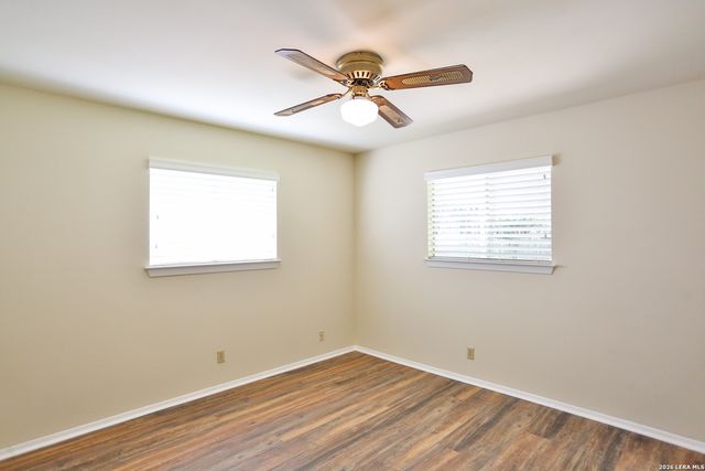 131 CREEKSIDE DR, Boerne, TX 78006