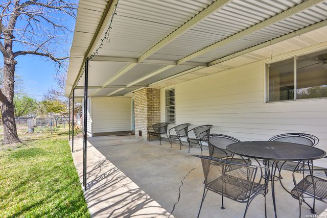 131 CREEKSIDE DR, Boerne, TX 78006