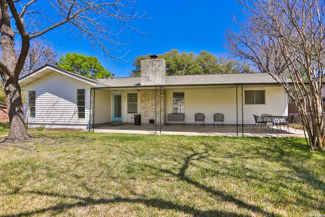 131 CREEKSIDE DR, Boerne, TX 78006