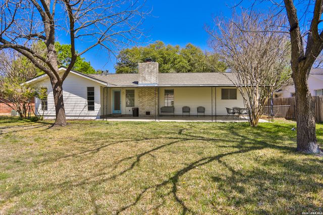 131 CREEKSIDE DR, Boerne, TX 78006