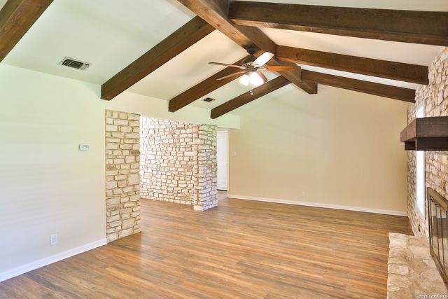 131 CREEKSIDE DR, Boerne, TX 78006