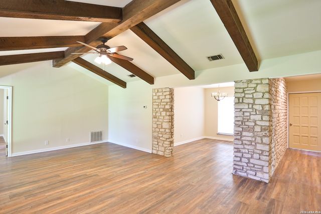 131 CREEKSIDE DR, Boerne, TX 78006