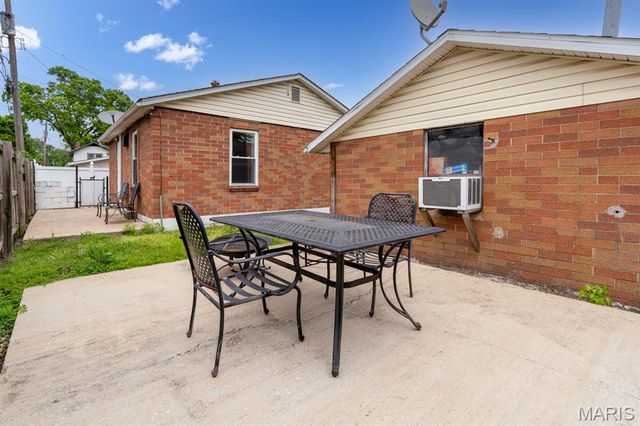 3009 Warren Avenue, Granite City, IL 62040