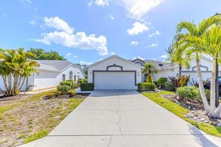 5446 Whitten DR 19, Naples, FL 34104