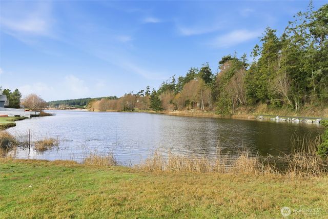 1281 Admirals Drive, Coupeville, WA 98236