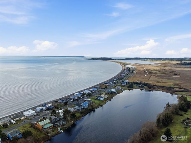 1281 Admirals Drive, Coupeville, WA 98236