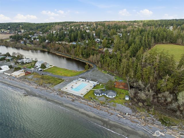 1281 Admirals Drive, Coupeville, WA 98236