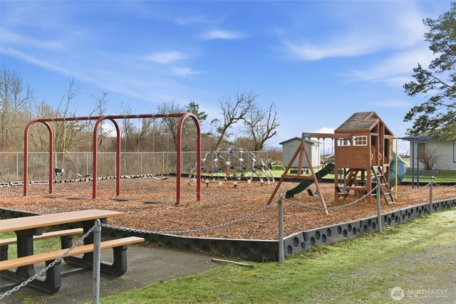 1281 Admirals Drive, Coupeville, WA 98236