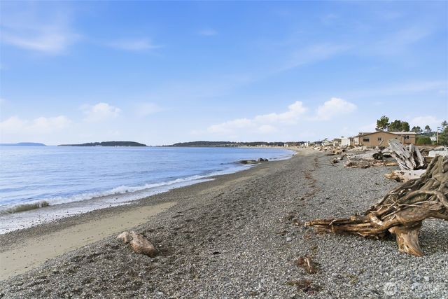 1281 Admirals Drive, Coupeville, WA 98236