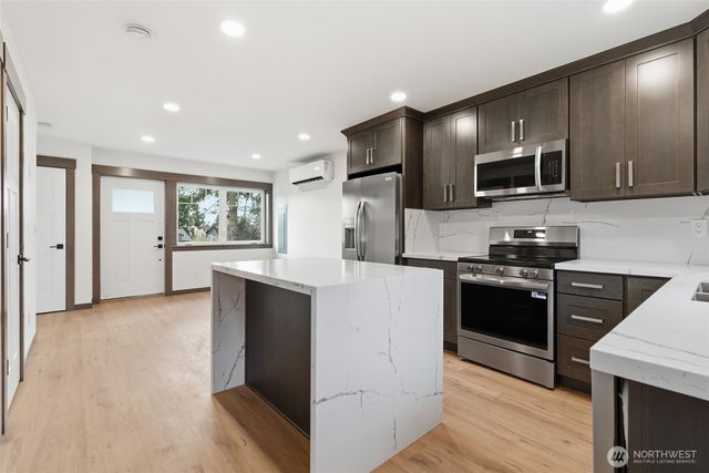 1281 Admirals Drive, Coupeville, WA 98236