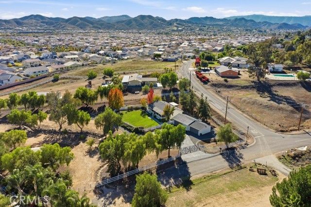 24765 Las Flores Drive, Canyon Lake, CA 92587