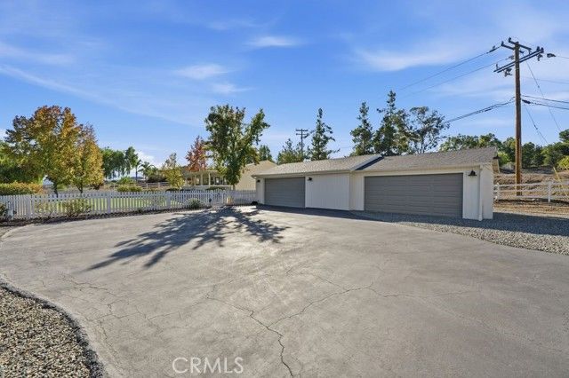 24765 Las Flores Drive, Canyon Lake, CA 92587